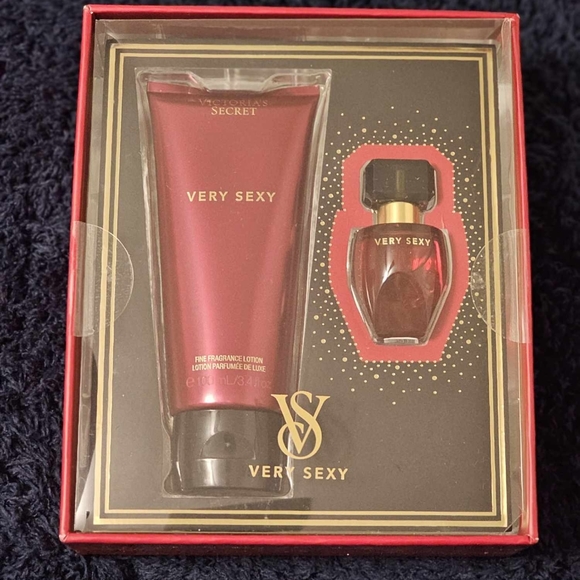 Very Sexy Set - Picture 1 of 1